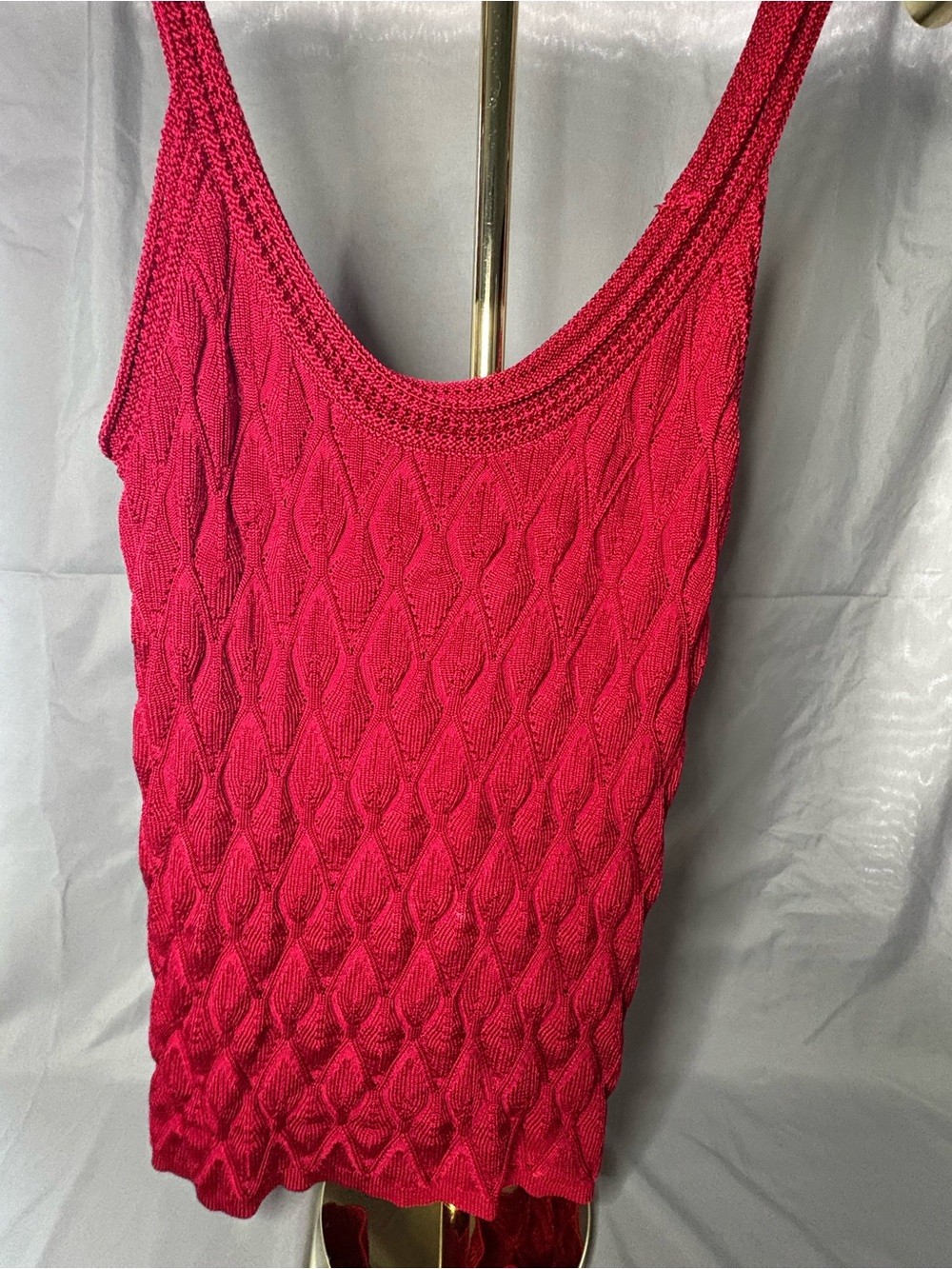 Cable Knit Sleevelessr Tank Top in Bright Red